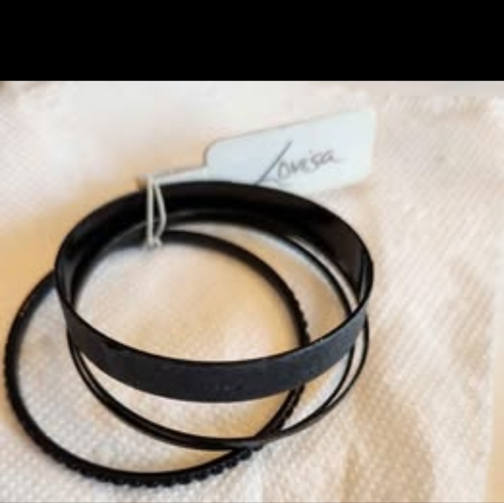 Lovisa Black Bangle Bracelet BNWT